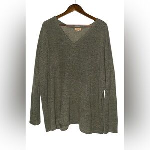 Piko 1988 Women V-Neck Long Sleeves‎ Olive Green Sweater Size X-Large